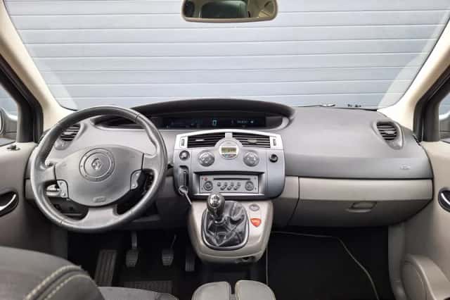 Renault Grand Scénic (2005) thumbnail 2