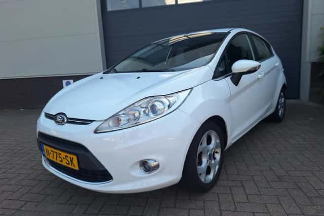 Ford Fiesta (2012) thumbnail 1