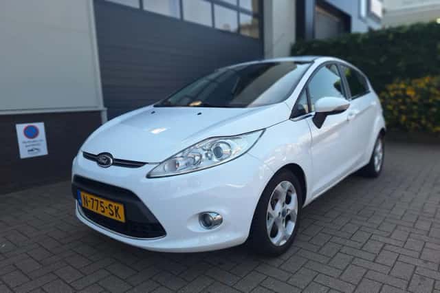 Ford Fiesta (2012) thumbnail 5