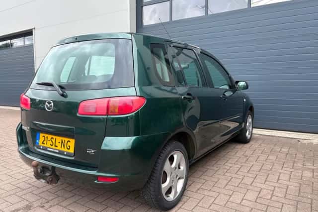 Mazda 2 (2006) thumbnail 3