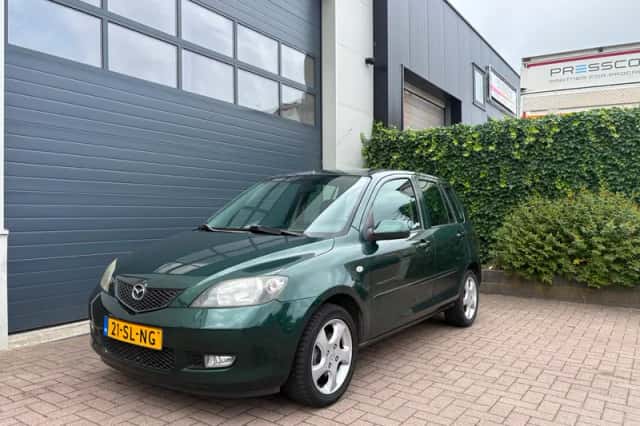 Mazda 2 (2006) thumbnail 5