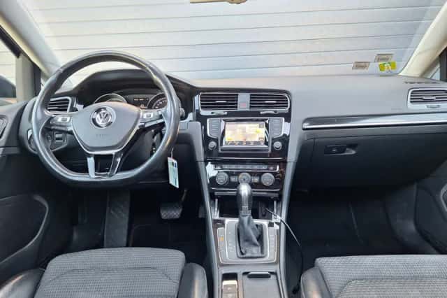 Volkswagen Golf (2014) thumbnail 2