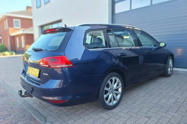 Volkswagen Golf (2014) thumbnail 3