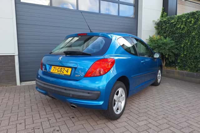 Peugeot 207 (2008) thumbnail 5