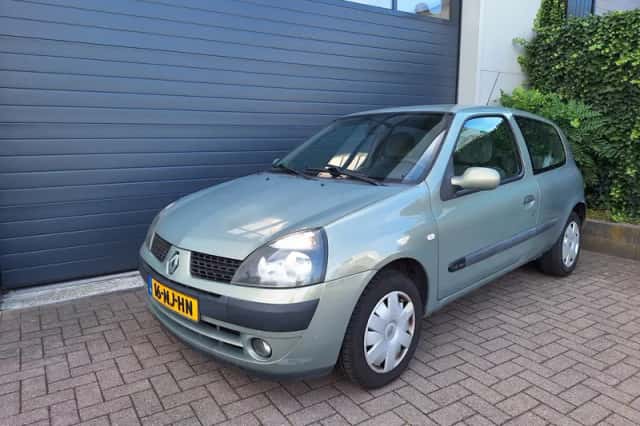 Renault Clio (2003) thumbnail 1