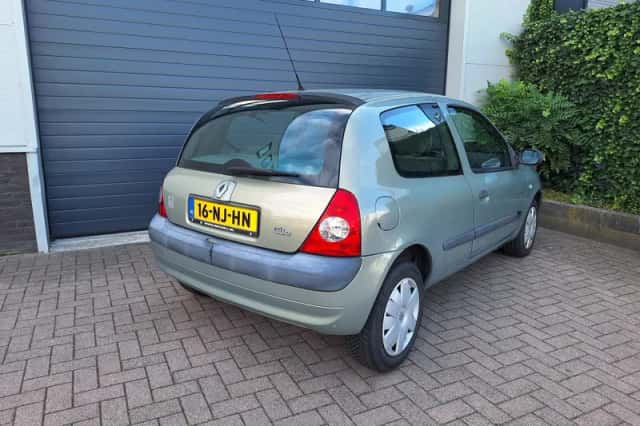 Renault Clio (2003) thumbnail 3