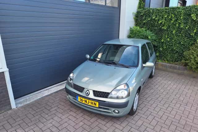 Renault Clio (2003) thumbnail 6