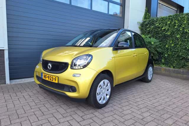 Smart ForFour (2015) thumbnail 1