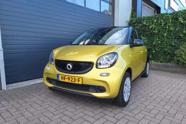 Smart ForFour (2015) thumbnail 5