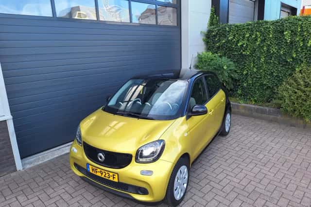 Smart ForFour (2015) thumbnail 6