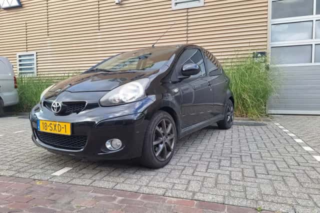 Toyota Aygo (2012) thumbnail 1
