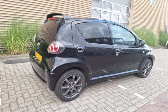 Toyota Aygo (2012) thumbnail 3
