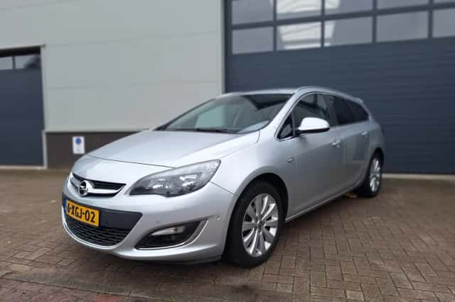 Opel Astra (2014) thumbnail 1