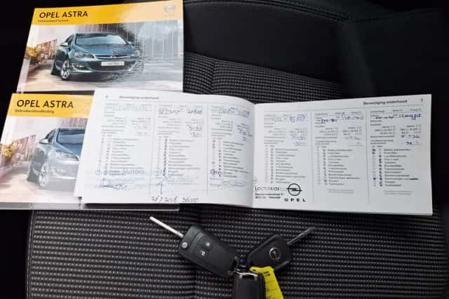 Opel Astra (2014) thumbnail 4