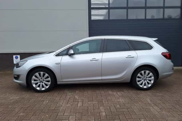 Opel Astra (2014) thumbnail 6