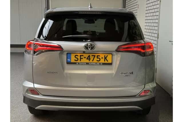 Toyota RAV4 (2018) thumbnail 4