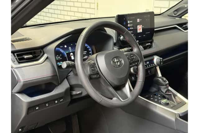 Toyota RAV4 (2023) thumbnail 4