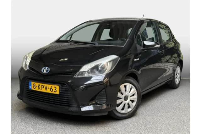 Toyota Yaris (2013) thumbnail 1