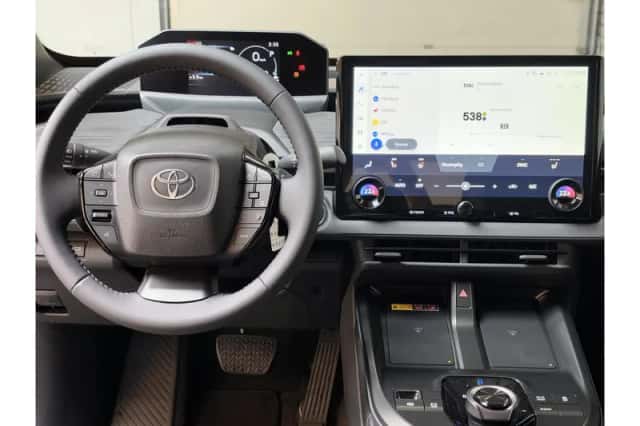 Toyota C-HR+ (2026) thumbnail 6