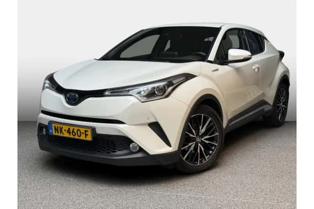 Toyota C-HR (2017) thumbnail 1