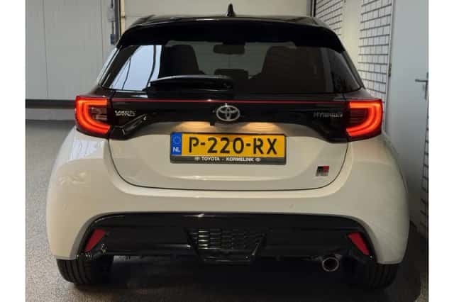 Toyota Yaris (2022) thumbnail 4