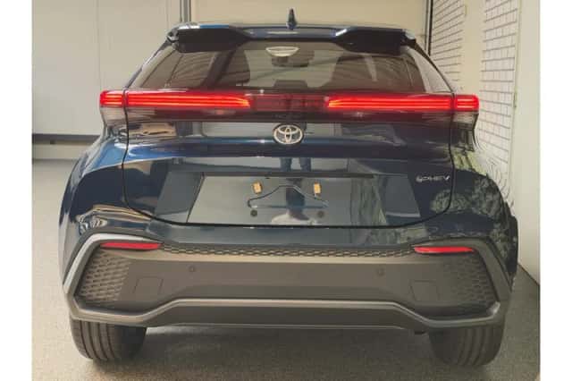Toyota C-HR (2026) thumbnail 4