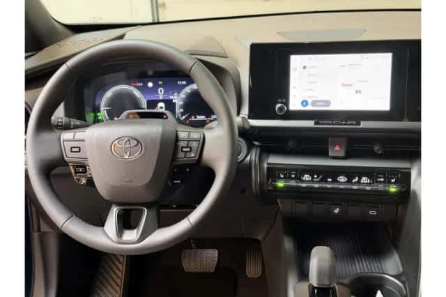 Toyota C-HR (2026) thumbnail 6