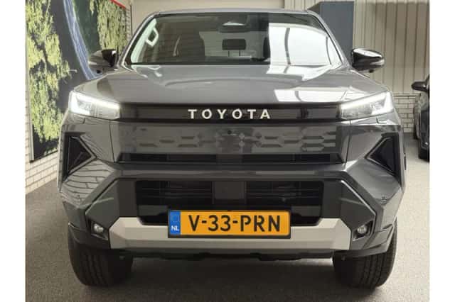 Toyota Hilux (2026) thumbnail 3