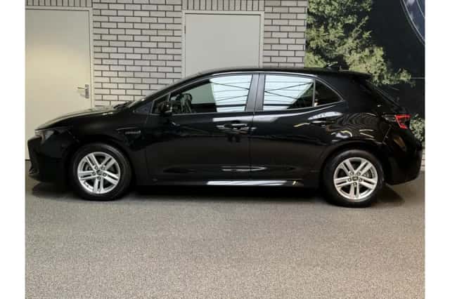 Toyota Corolla (2021) thumbnail 2