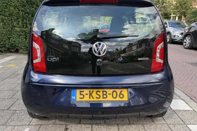Volkswagen Up! (2013) thumbnail 4