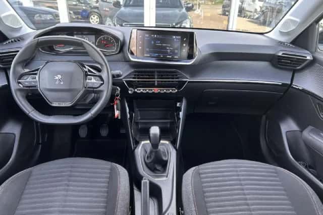 Peugeot 208 (2023) thumbnail 3