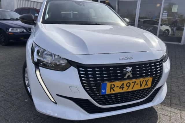 Peugeot 208 (2023) thumbnail 4
