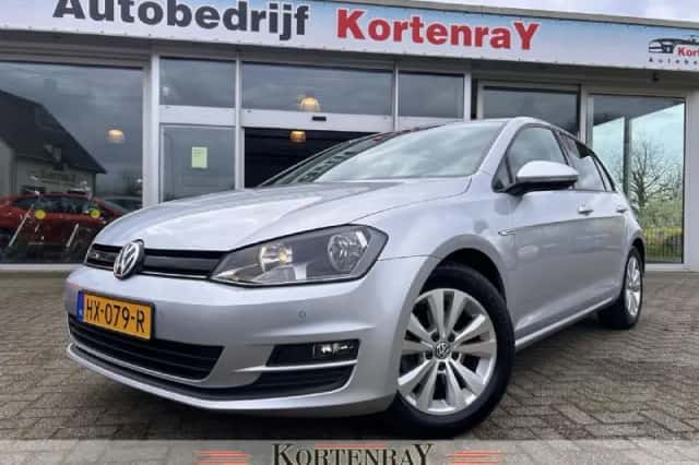 Volkswagen Golf (2016) thumbnail 1