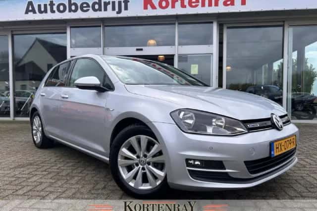 Volkswagen Golf (2016) thumbnail 1