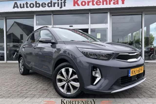 Kia Stonic (2021) thumbnail 1