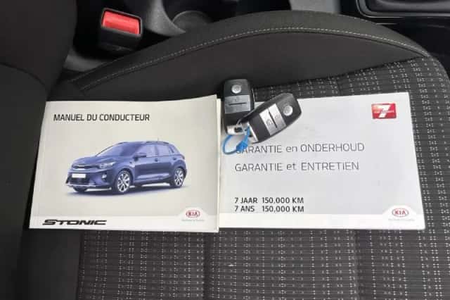 Kia Stonic (2021) thumbnail 2