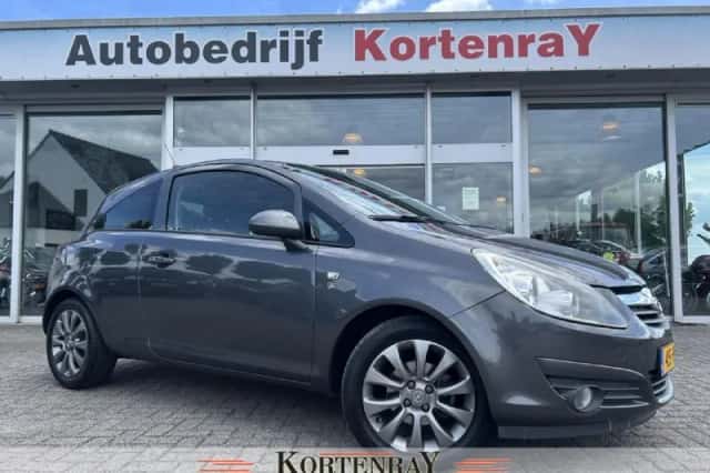Opel Corsa (2011) thumbnail 1
