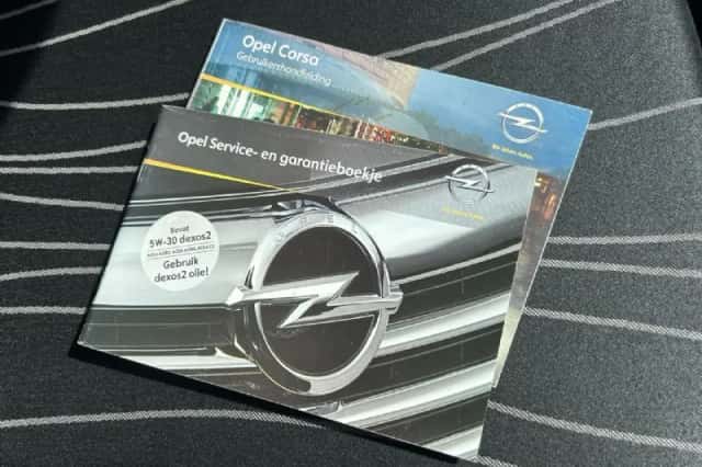 Opel Corsa (2011) thumbnail 2