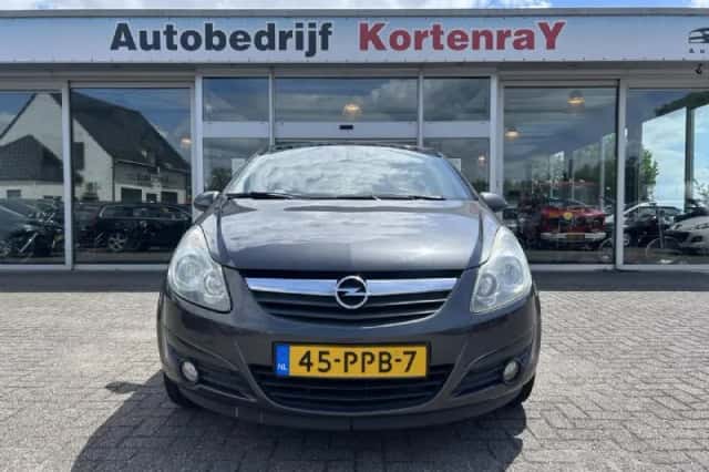 Opel Corsa (2011) thumbnail 5