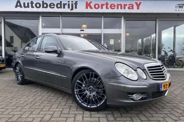 Mercedes-Benz E-Klasse (2007) thumbnail 2