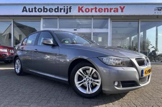 BMW 3-Serie (2011) thumbnail 2