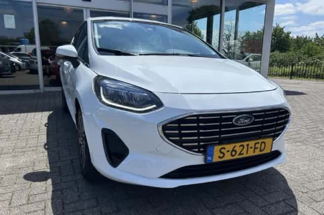Ford Fiesta (2023) thumbnail 3