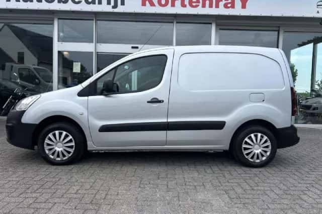 Peugeot Partner (2017) thumbnail 4