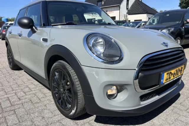 MINI One (2019) thumbnail 6