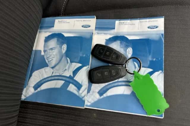 Ford Focus (2011) thumbnail 2