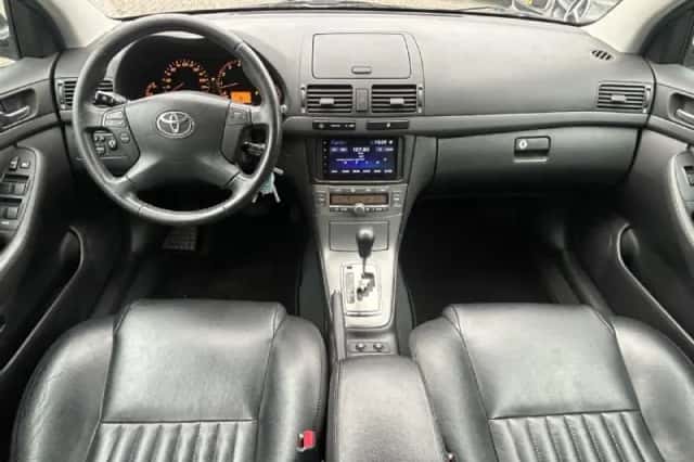 Toyota Avensis (2009) thumbnail 4