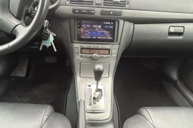 Toyota Avensis (2009) thumbnail 6