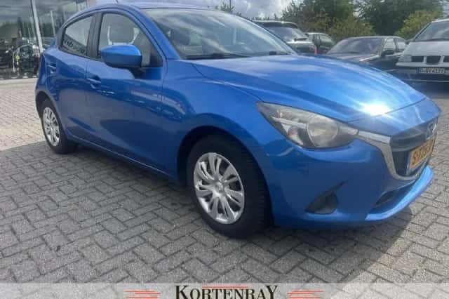 Mazda 2 (2015) thumbnail 1