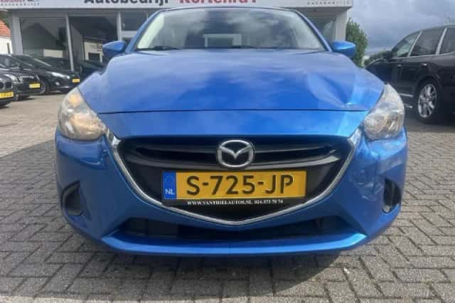 Mazda 2 (2015) thumbnail 4