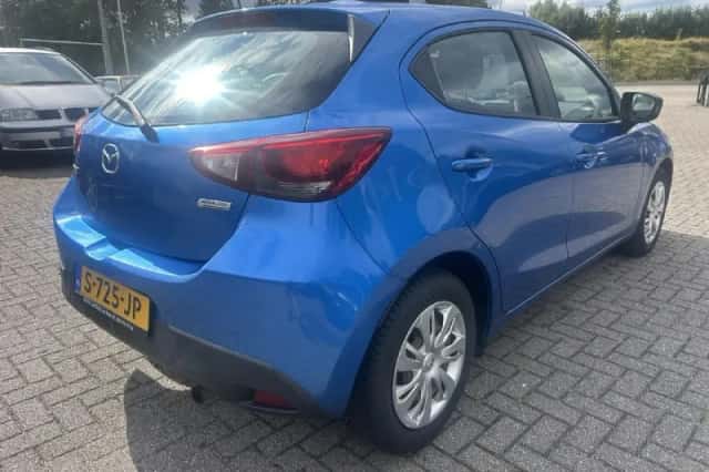 Mazda 2 (2015) thumbnail 6